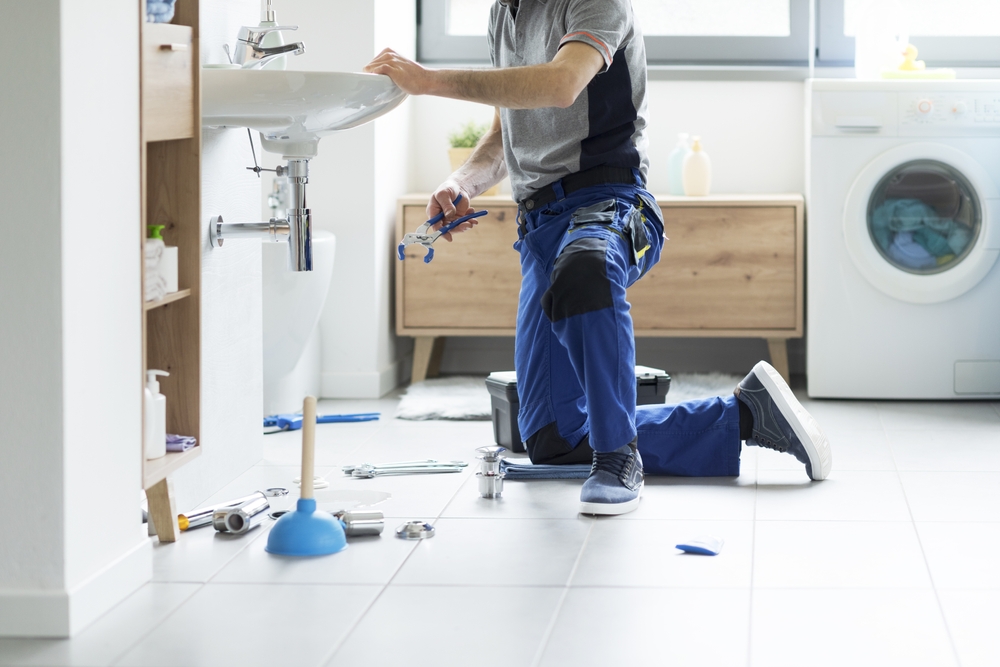 How to Paint a Bathroom Sink